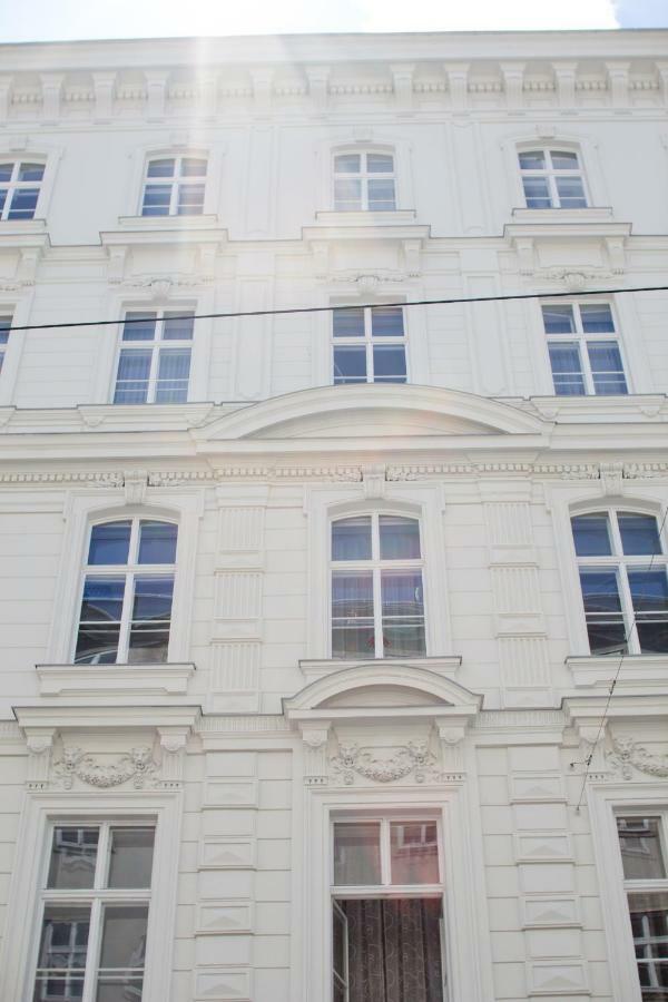 Studio Apartments Opera - Mai'S Apartments Vienna Esterno foto