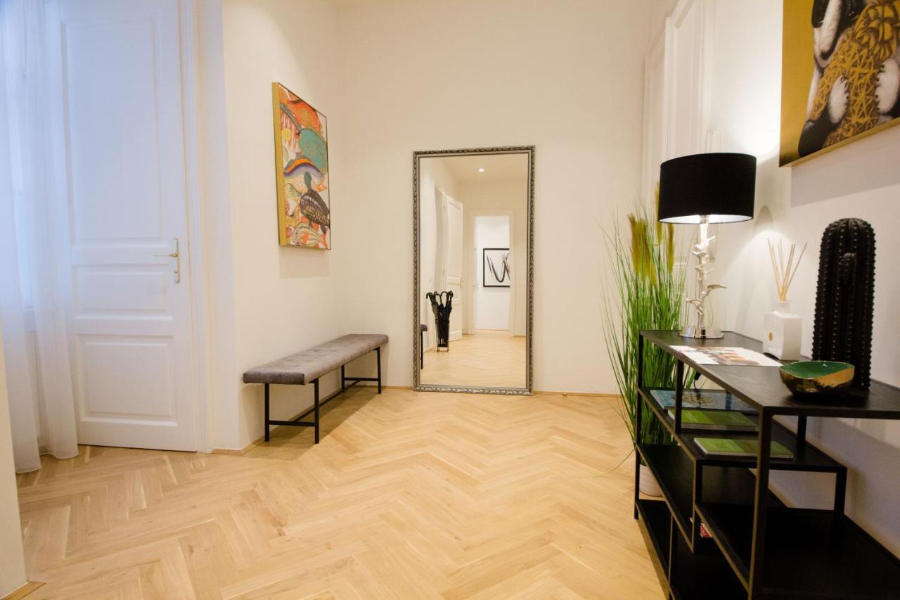 Studio Apartments Opera - Mai'S Apartments Vienna Esterno foto
